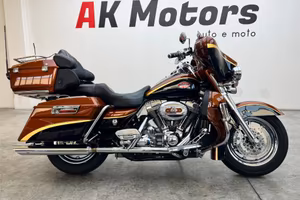 HARLEY-DAVIDSON FLHTCUSE Screamin' Eagle Ultra C