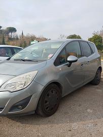 Automobile Opel Meriva