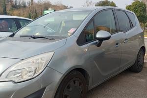 Automobile Opel Meriva