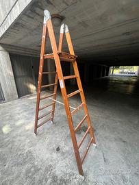 Scala doppia in legno richiudibile da lavoro
