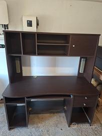 Letto con comodino e scrivania 