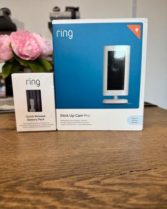 Telecamere Ring Plug-In con batteria