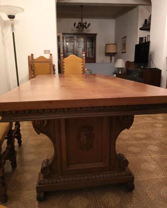 Tavolo in legno classico 6 posti con sedie
