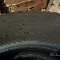 Pneumatici 215/60 R16 99V