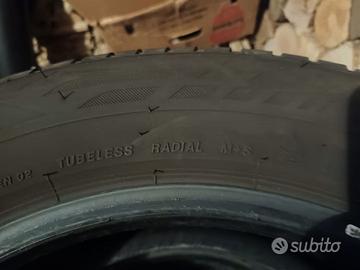 Pneumatici 215/60 R16 99V