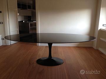 Tavolo tulip tondo o ovale in varie dimensioni 