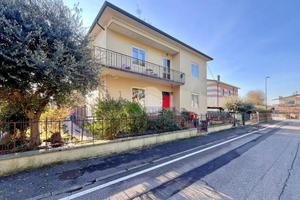 PORZIONE DI BIFAMILIARE A ZEVIO