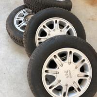 4 x gomme 175/70 R14 84T + cerchi in lega