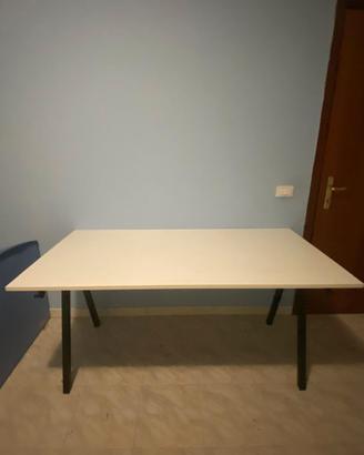 Scrivania IKEA bianca 2m di lunghezza