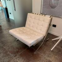 Poltrona design Barcelona in pelle bianca – stile