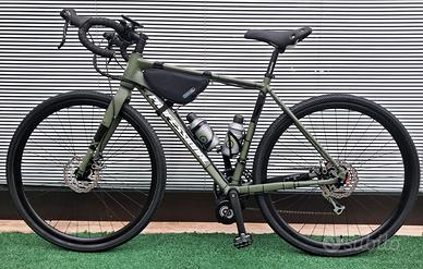 GRAVEL E-BIKE MOTORE 80 NM BATTERIA 720W NUOVA