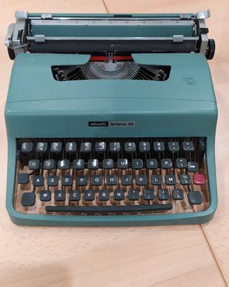 Macchina da scrivere Olivetti Lettera 32