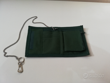 Portafoglio con catena nuovo