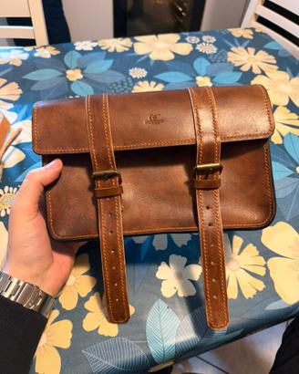 Tracolla uomo in cuoio