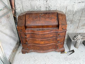 Scrivania in legno massello