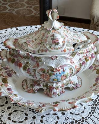 Zuppiera vintage in ceramica italiana con vassoio