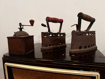 Macinapepe e ferro da stiro vintage, collezione