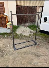 Stand per negozio abbigliamento