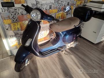 Piaggio Vespa LX 125
