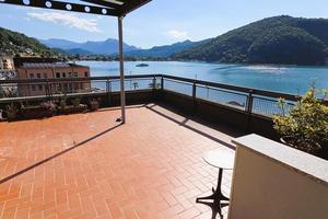 Attico su lago di Lugano Italia