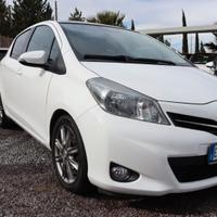 Toyota Yaris 1.4 D-4D 5 porte PANORAMA cambio AUTO