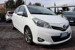 Toyota Yaris 1.4 D-4D 5 porte PANORAMA cambio AUTO