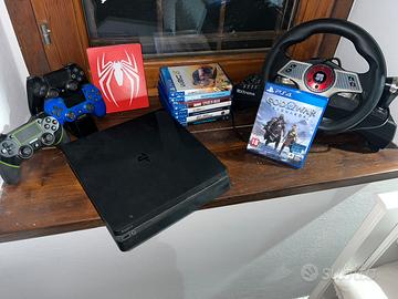 ps4 slim da 500 GB+2 controller originali+giochi