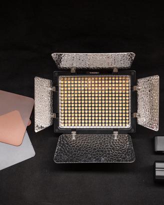 FARETTO LED FOTOGRAFIA “YONGNUO” + BATTERIA