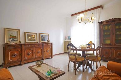 Appartamento di 128 m² con 5 locali a Pesaro