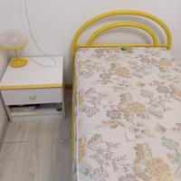 Letto singolo e materasso ortopedico a molle