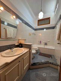 Luminoso appartamento di 140 mt., arredato