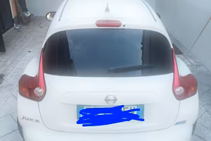 auto Nissan yukka 1500 anno 2011