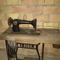 macchina da cucire anni 60