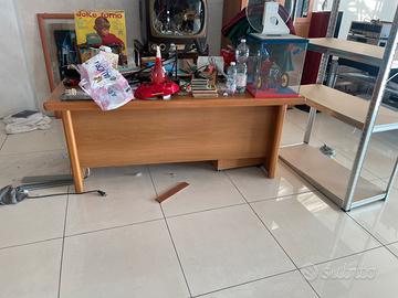 SCRIVANIE MOBILI SEDIE BANCHI OFFICINA BANCONE