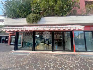 NEGOZIO A DESENZANO DEL GARDA