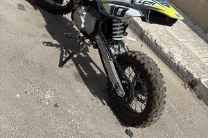 Moto lem 110 automatico con casco incluso