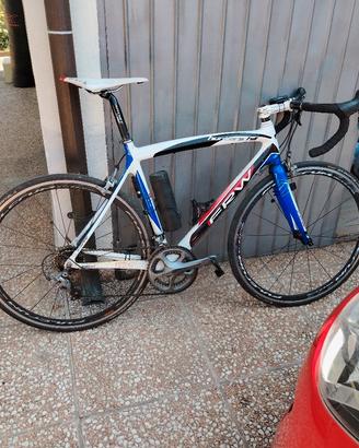 bici da corsa in carbonio