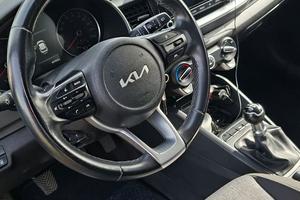 Auto kia stonic 2022