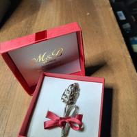 Piccolo oggetto in argento