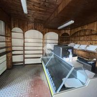 NEGOZIO A SARZANA