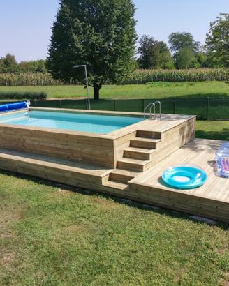 Piscina e solarium rivestimento in legno