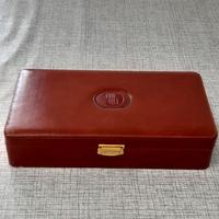 Scatola in pelle con accessori toilette uomo