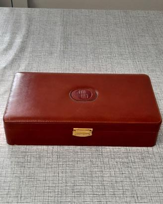 Scatola in pelle con accessori toilette uomo