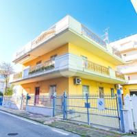 4 LOCALI A ALBA ADRIATICA