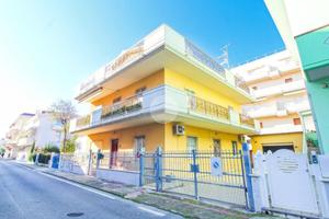 4 LOCALI A ALBA ADRIATICA