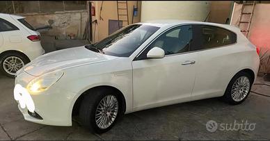 ALFA ROMEO Giulietta (2010-21) - 2023