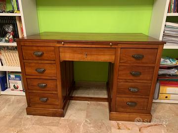 Scrivania in ciliegio