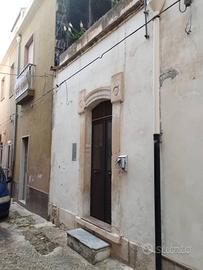 Piccola casa a Noto alta