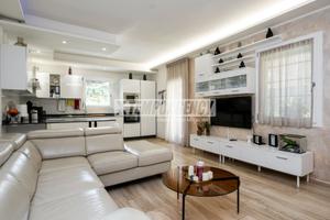 QUADRILOCALE SU 2 LIVELLI CON GIARDINO RIF: AN321S