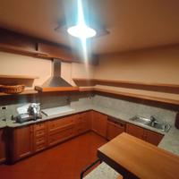 Cucina completa granito e legno